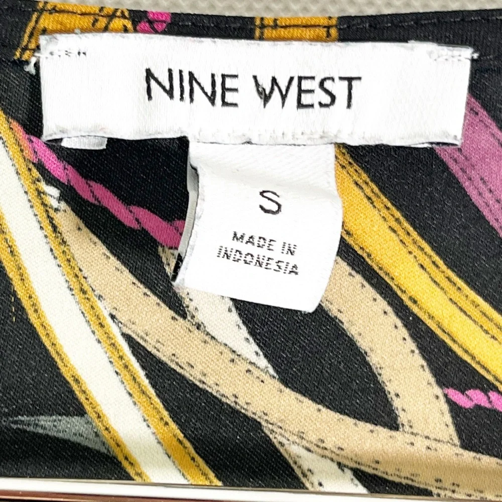 NIne West Equestrian Belt Print Wrap Top Size Small - Picture 6 of 6